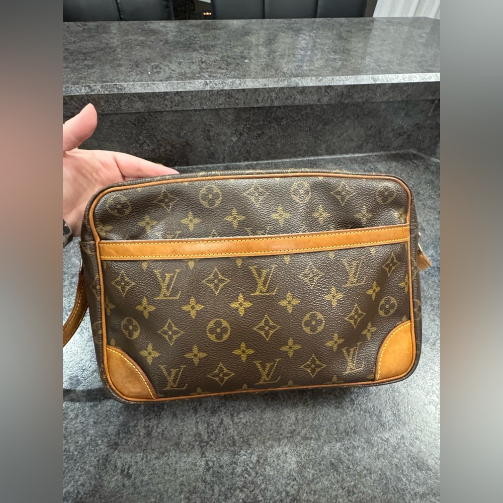 Louis Vuitton Trocadero 30 crossbody bag